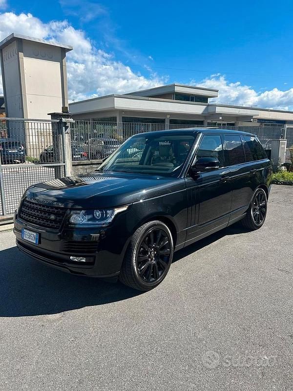 Nero Usata 2016 Land Rover Range Rover Vogue SUV | 33.000 € (Buon prezzo) - Immagine 1/4