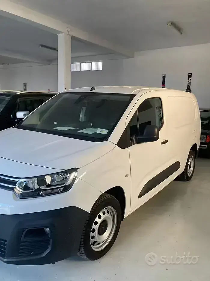 Usata Citroën Berlingo Live 131 CV (96 kW) 2020 Bianco Monovolume