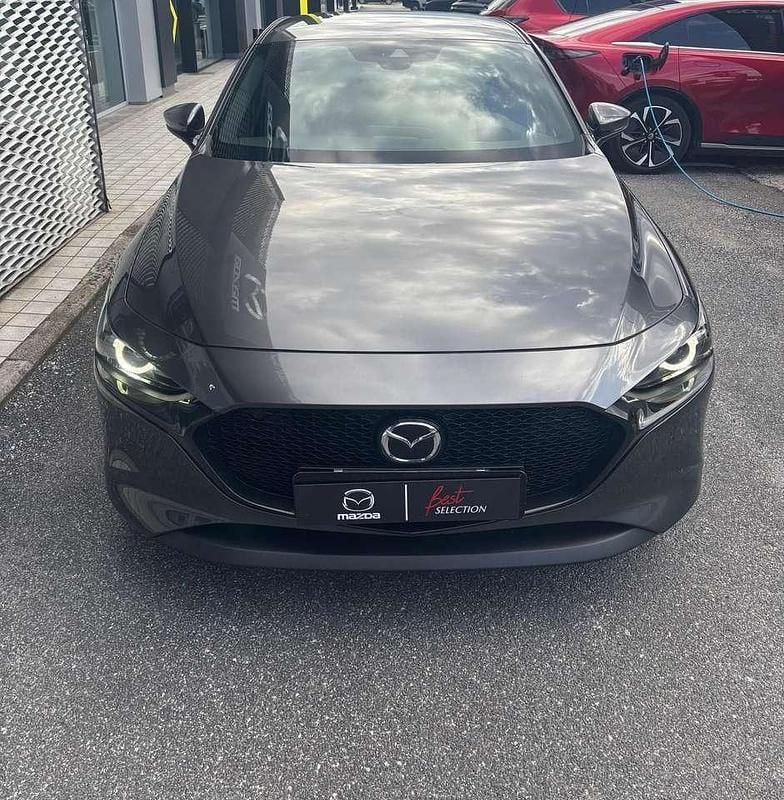 Usata Mazda 3 186 CV (136 kW) 2023 Grigio scuro Utilitaria