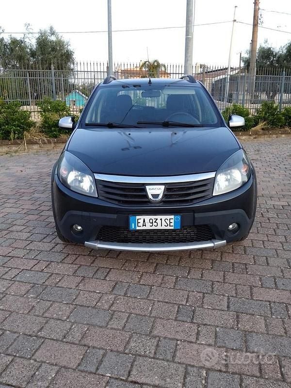 Usata Dacia Sandero Stepway 70 CV (51 kW) 2010 Grigio Berlina