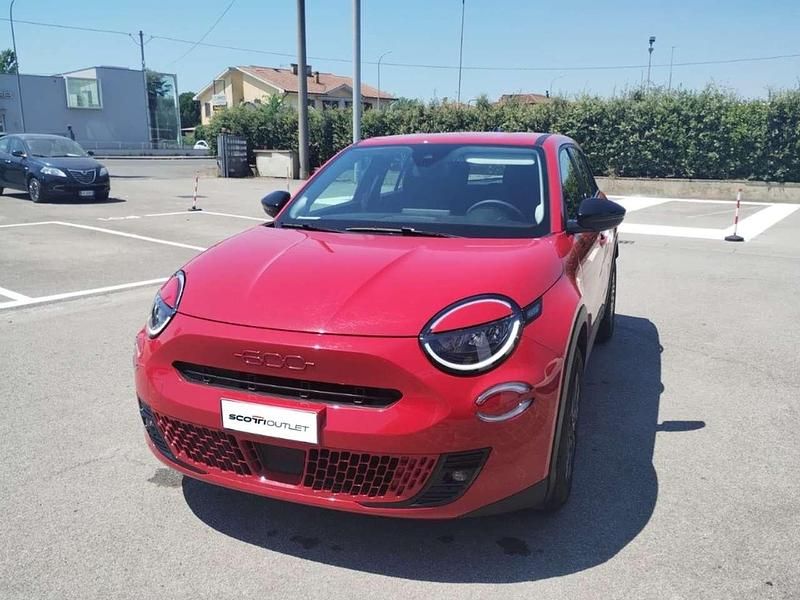 Red by (red) Usata 2024 Fiat 600 Red Tre volumi | 26.500 € (Buon prezzo) - Immagine 1/4