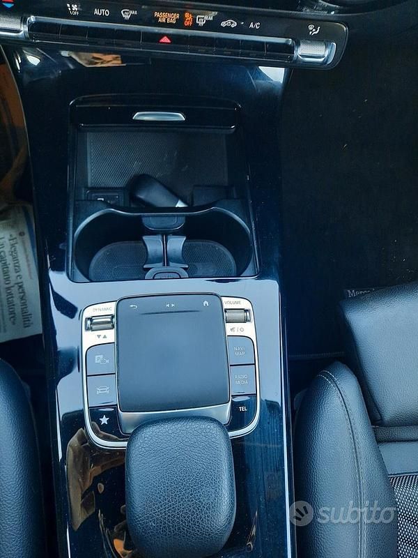 Usata Mercedes A180 115 CV (84 kW) 2019 Grigio Berlina