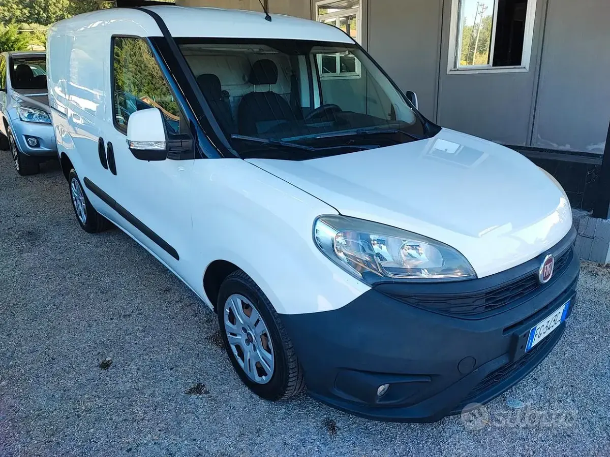 Usata Fiat Doblò 105 CV (77 kW) 2016 Bianco Monovolume