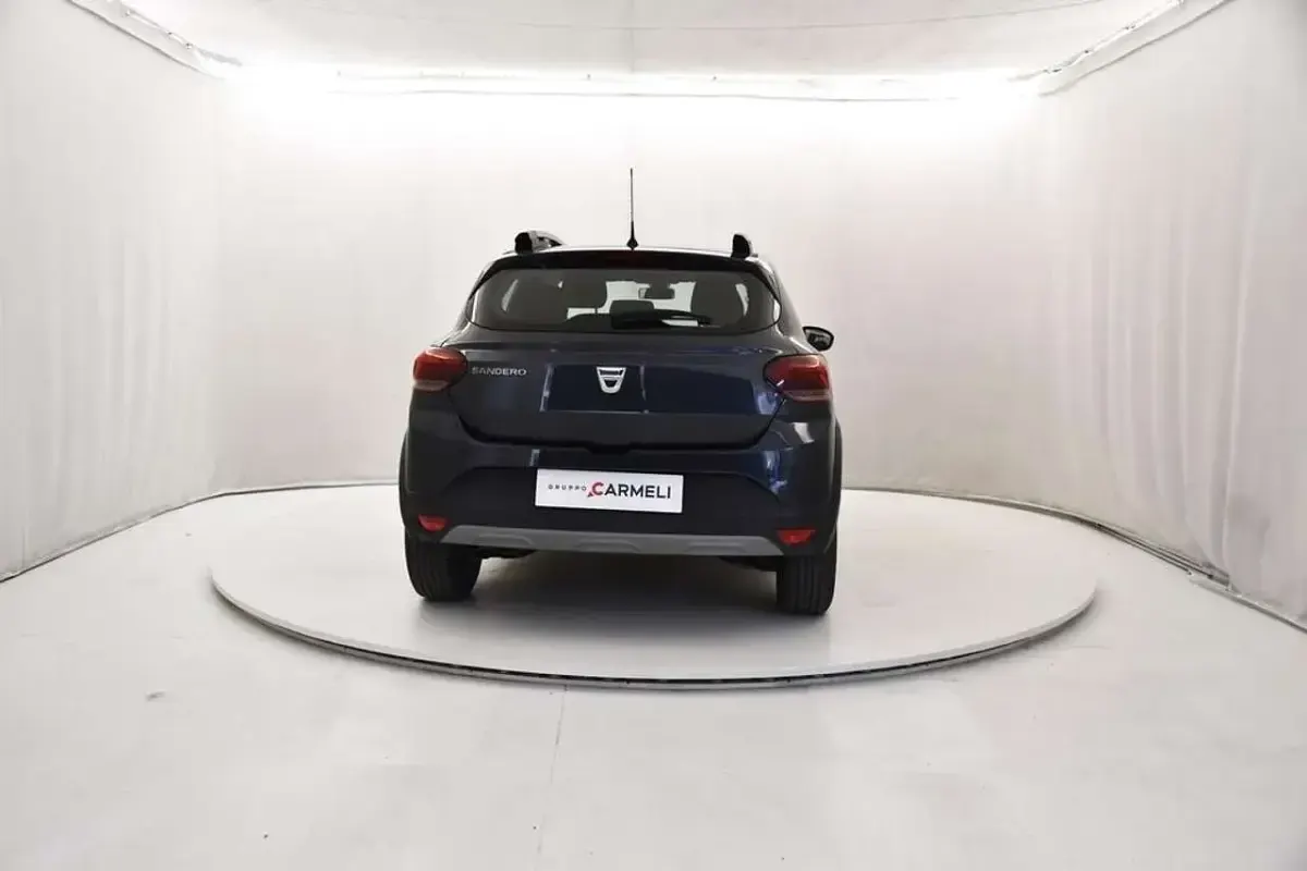 Usata Dacia Sandero Comfort 91 CV (66 kW) 2022 Grigio cometa Berlina