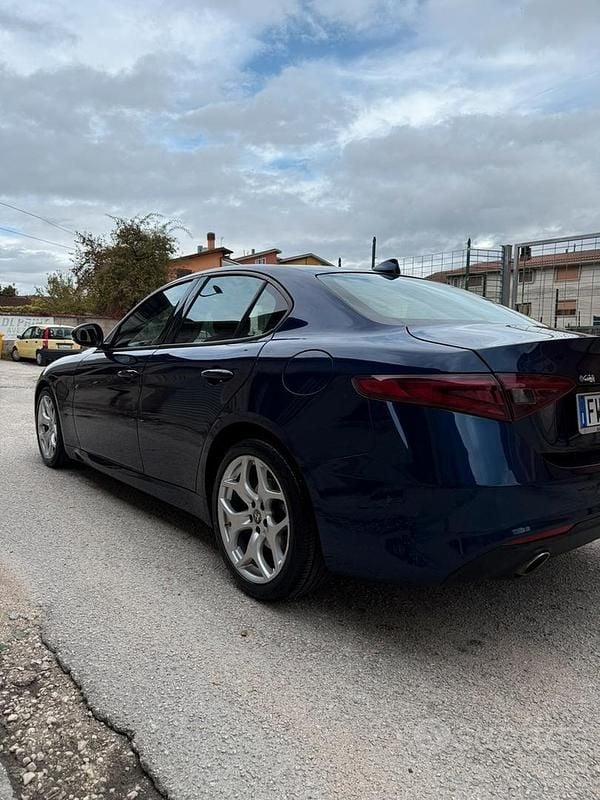 Usata Alfa Romeo Giulia Super 160 CV (117 kW) 2019 Blu Berlina