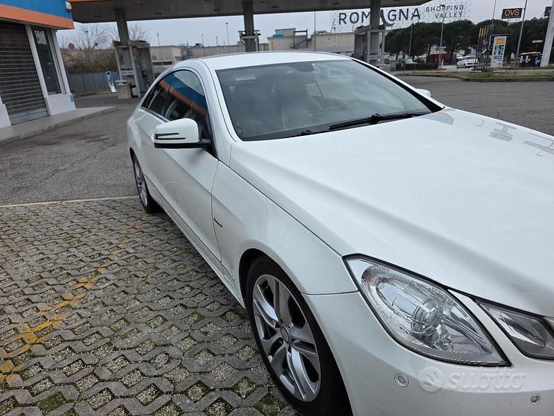 Usata Mercedes E220 2010 Bianco Coupé