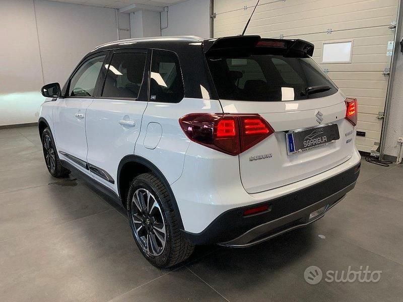 Usata Suzuki Vitara 129 CV (94 kW) 2022 Grigio SUV