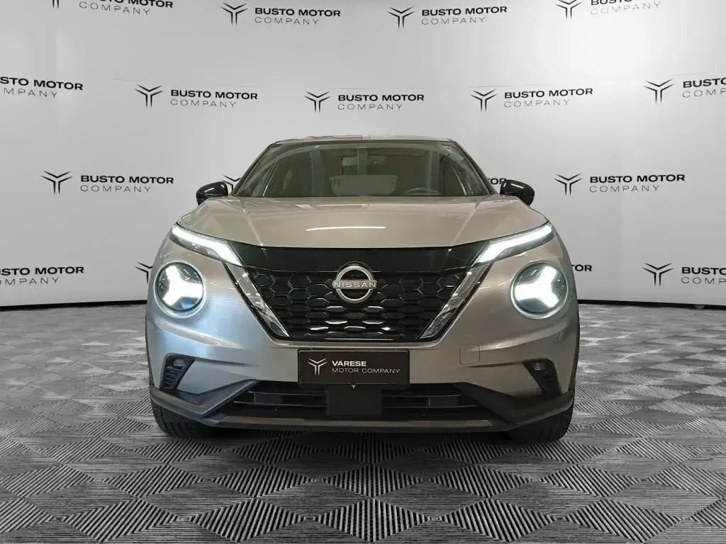 Usata Nissan Juke N-Connecta 143 CV (105 kW) 2024 Argento / pastello SUV