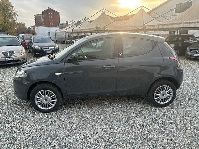 Usata Lancia Ypsilon Silver 85 CV (62 kW) 2014 Nero Utilitaria