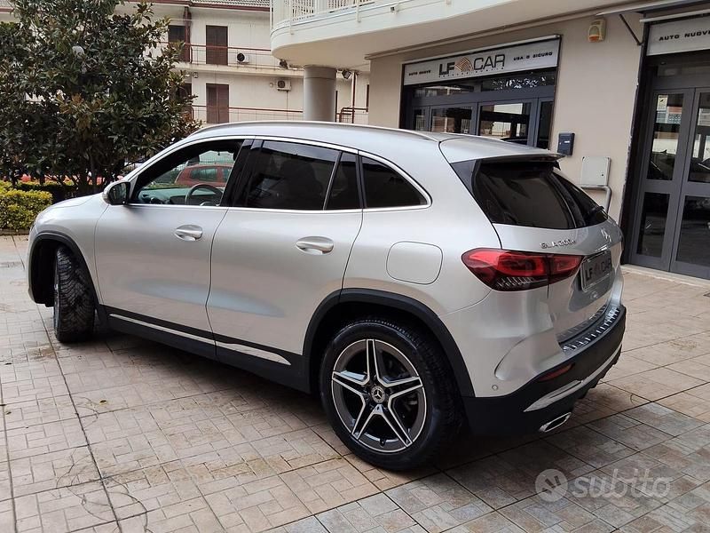 Usata Mercedes GLA200 Premium 150 CV (110 kW) 2023 Grigio SUV