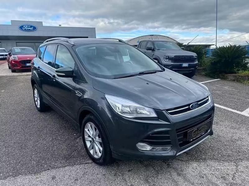 Usata Ford Kuga Titanium 120 CV (88 kW) 2016 Grigio SUV