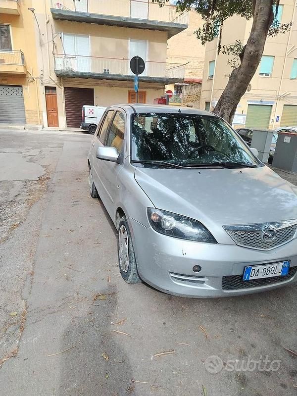 Usata Mazda 323F 67 CV (49 kW) 2006 Grigio Berlina