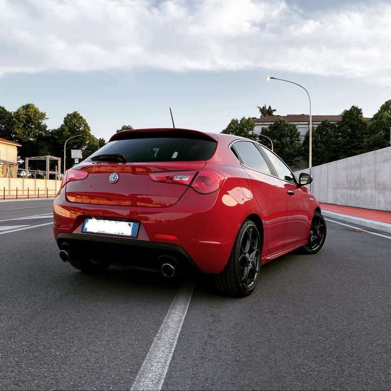 Usato 2015 Alfa Romeo 1750 1.7 Benzin 241 CV (22.500 €)