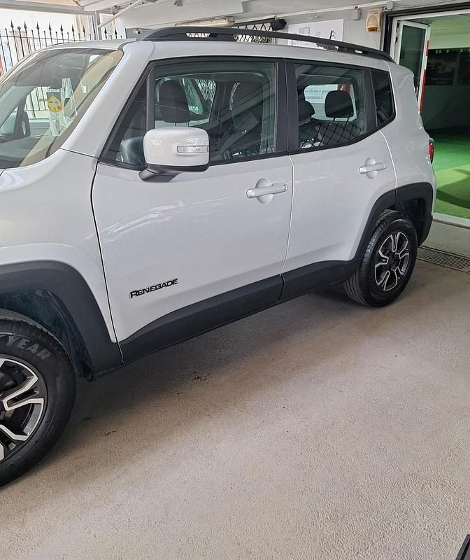 Usata Jeep Renegade 120 CV (88 kW) 2019 Argento SUV