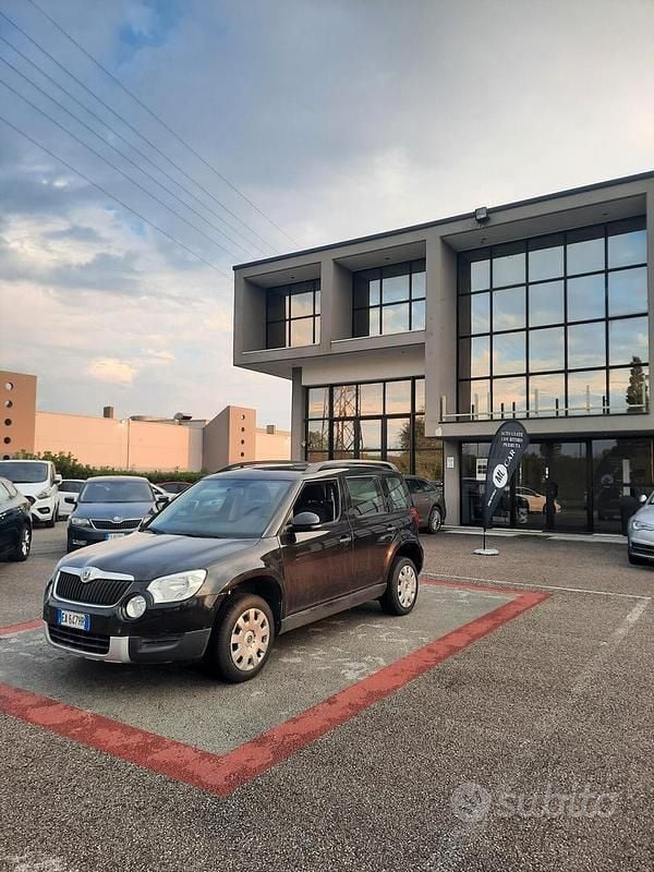 Nero Usata 2010 Skoda Yeti Adventure SUV | 4500 € (Ottimo prezzo) - Immagine 1/4