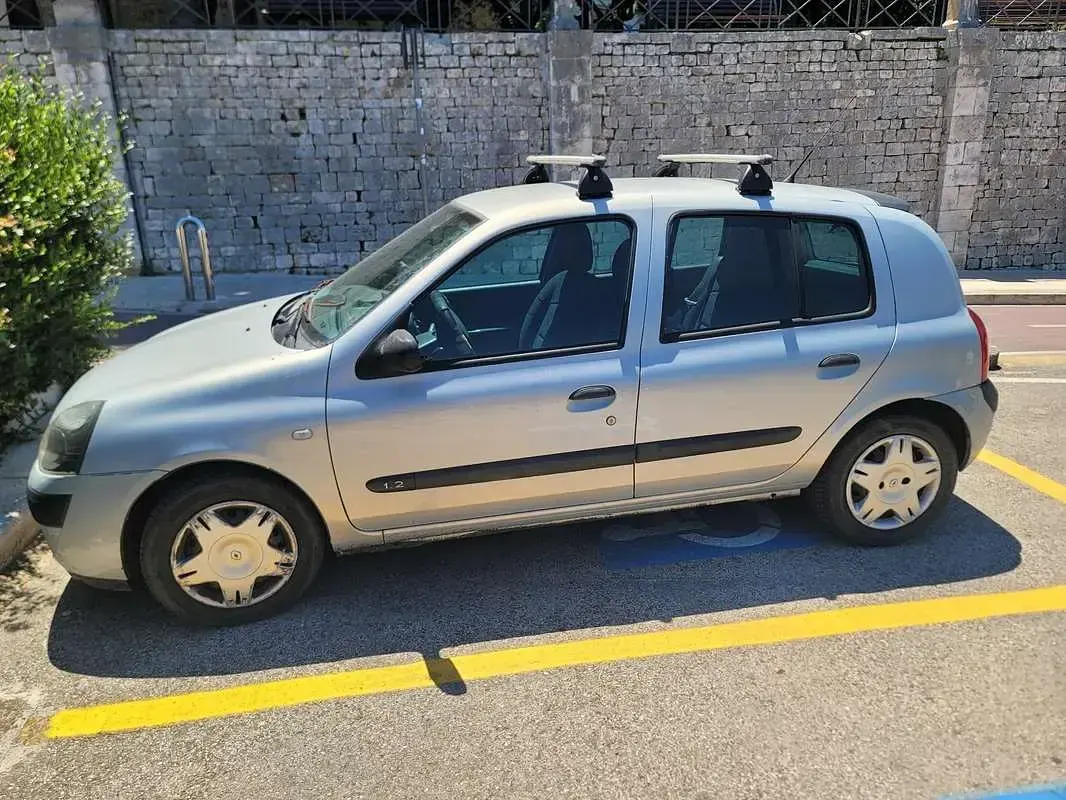 Usata Renault Clio II Expression 58 CV (42 kW) 2003 Berlina