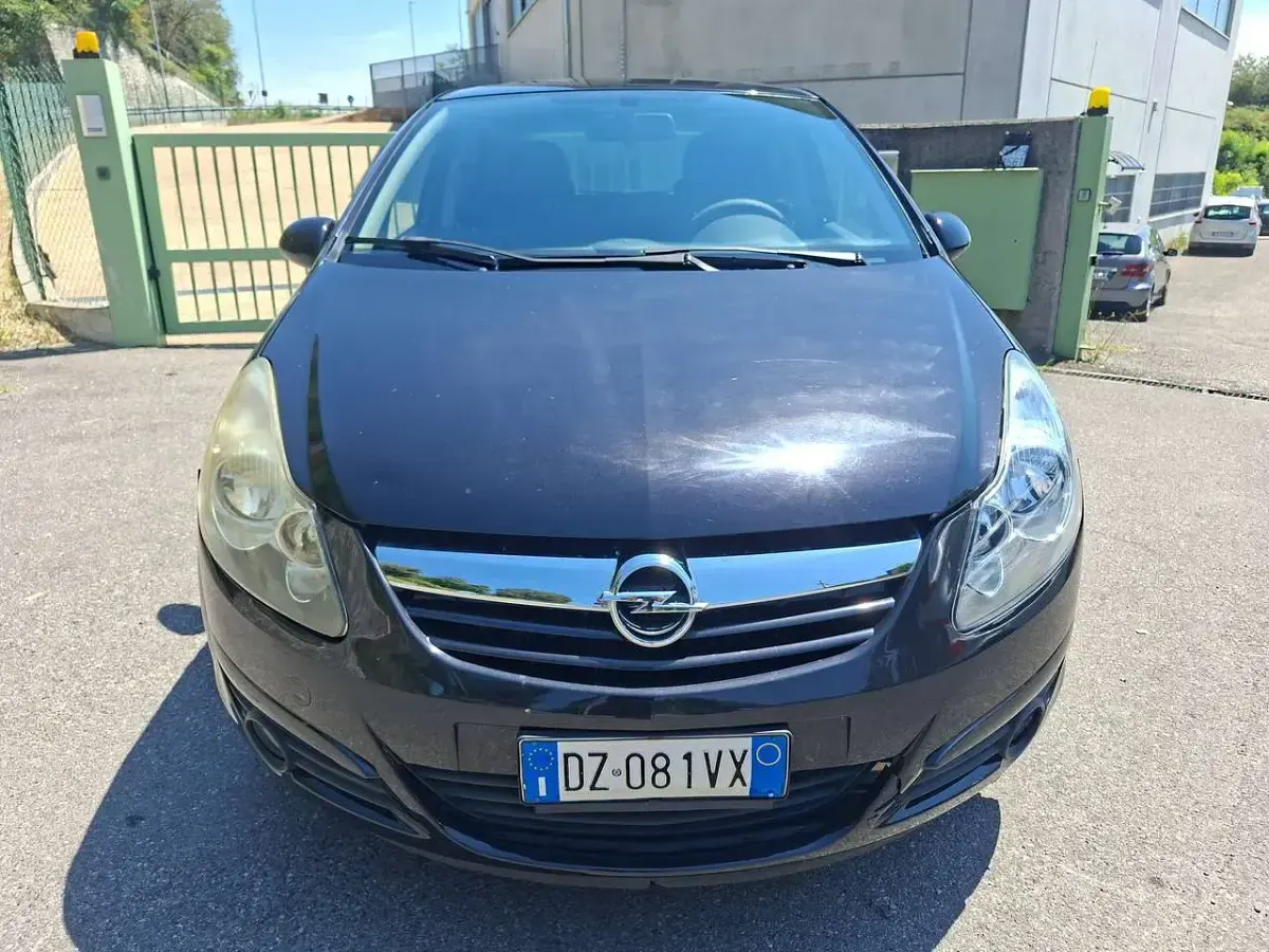Usata Opel Corsa 86 CV (63 kW) 2010 Nero Utilitaria