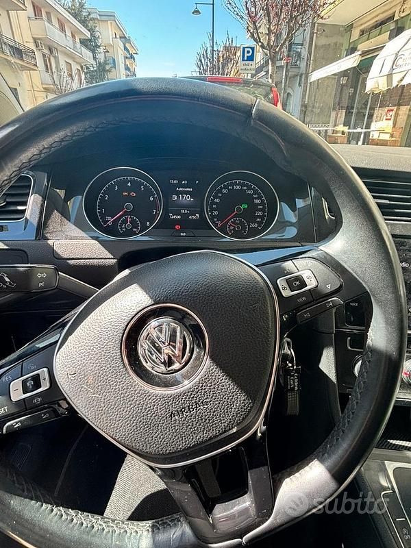 Usata VW Golf VII 130 CV (95 kW) 2019 Nero Utilitaria