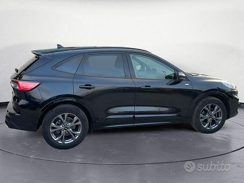 Usata Ford Kuga ST-Line X 120 CV (88 kW) 2023 Nero SUV