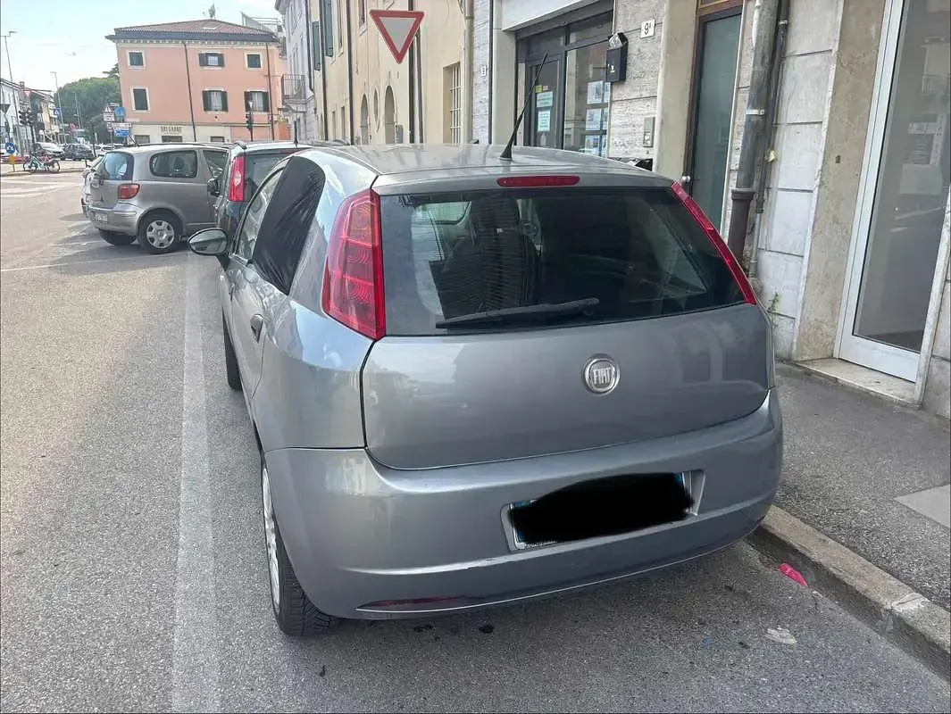 Usata Fiat Grande Punto S 69 CV (50 kW) 2012 Grigio Utilitaria