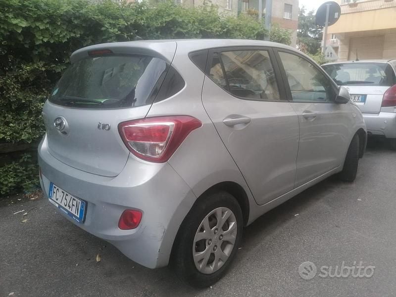 Usata Hyundai i10 67 CV (49 kW) 2016 Grigio Utilitaria