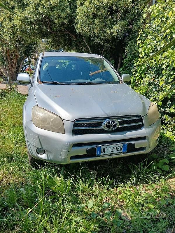 Usata Toyota RAV4 177 CV (130 kW) 2007 Grigio SUV