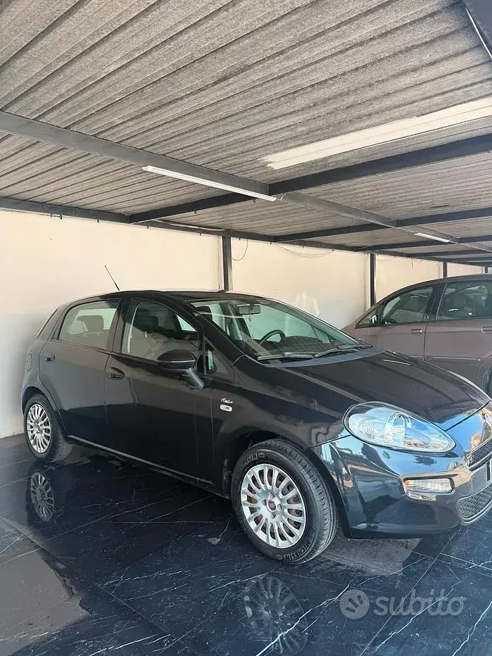 Usata Fiat Punto Street 69 CV (50 kW) 2015 Nero Utilitaria