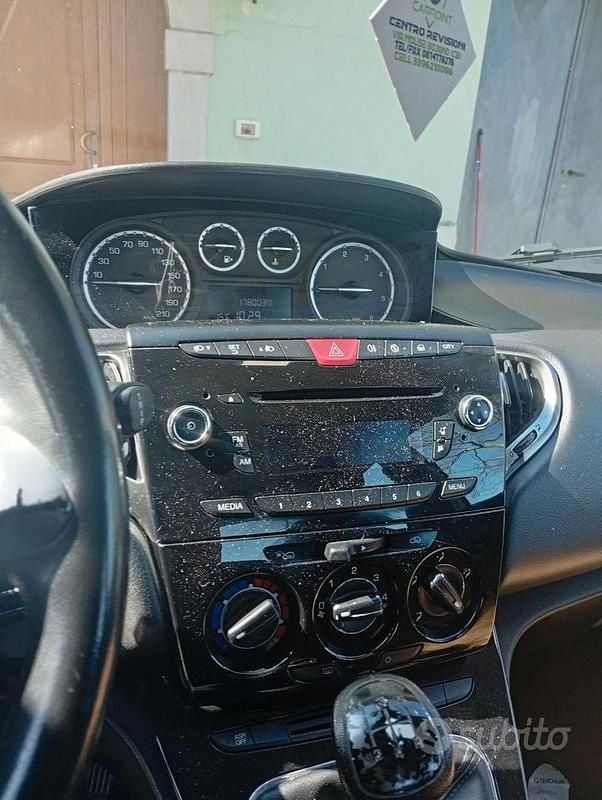 Usata Lancia Ypsilon 95 CV (69 kW) 2012 Utilitaria