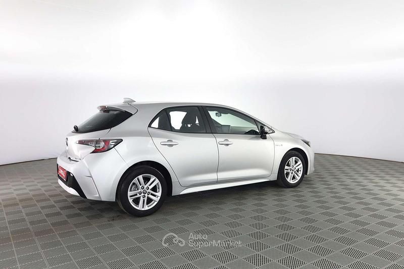 Usata Toyota Corolla Business Edition 98 CV (72 kW) 2022 Argento Berlina
