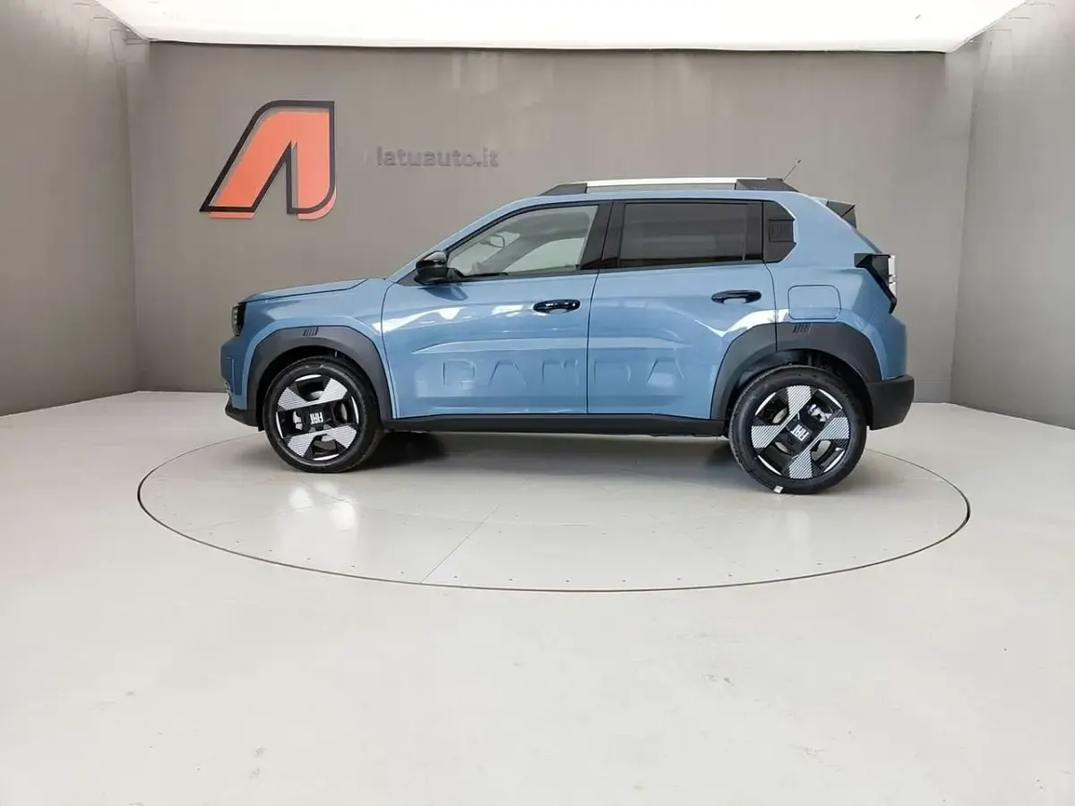 Nuova Fiat Grande Panda La Prima 101 CV (74 kW) 2026 Grigio Utilitaria