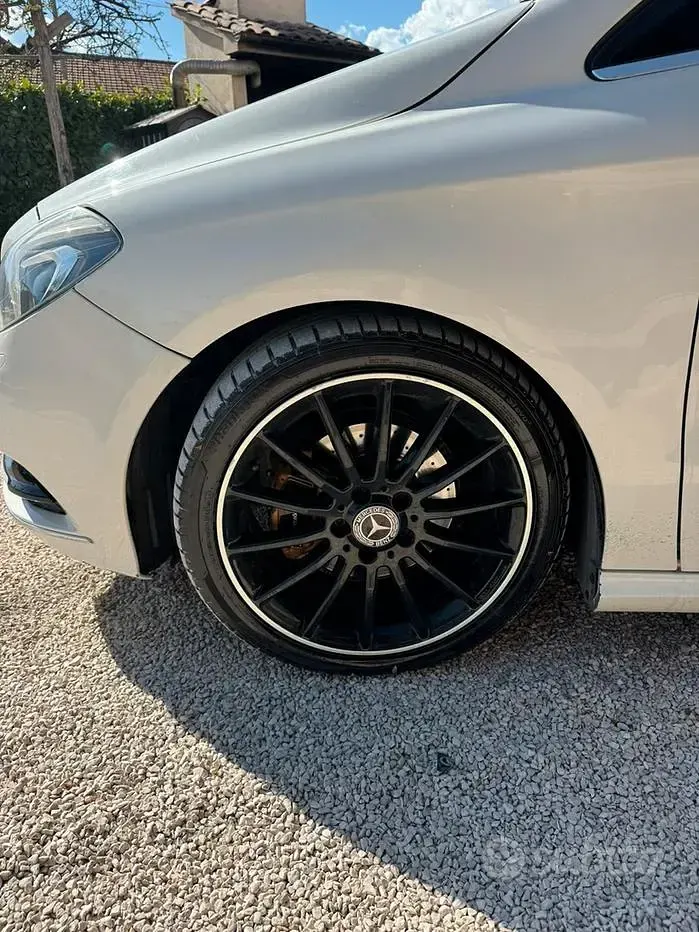 Usata Mercedes B180 109 CV (80 kW) 2012 Bianco Utilitaria