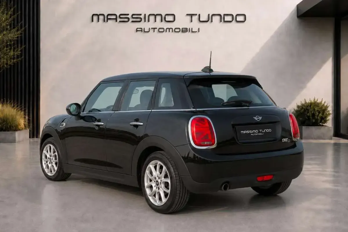 Usata Mini One D Business 95 CV (69 kW) 2018 Nero Utilitaria