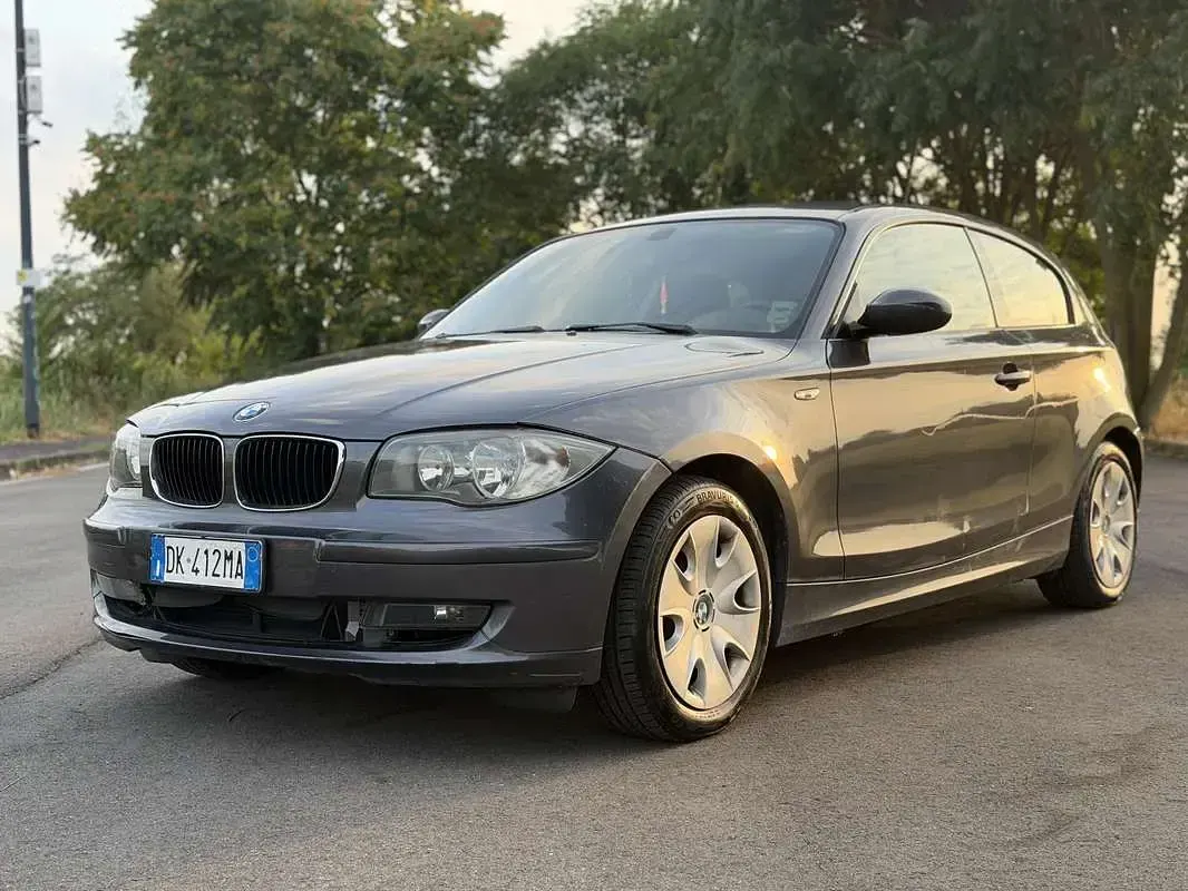 Usata BMW 118 143 CV (105 kW) 2007 Grigio Utilitaria