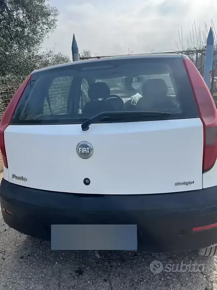 Usata Fiat Punto 69 CV (50 kW) 2004 Bianco Utilitaria