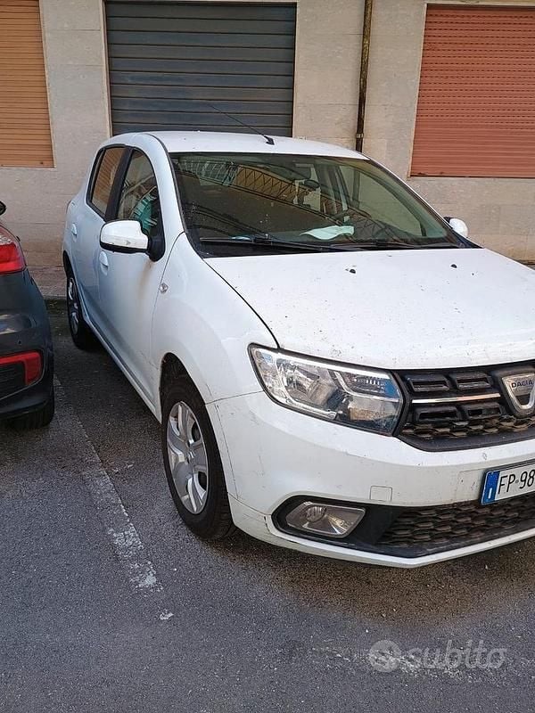 Usata 2018 Dacia Sandero Due volumi | 7000 € (Super prezzo) - Immagine 1/4
