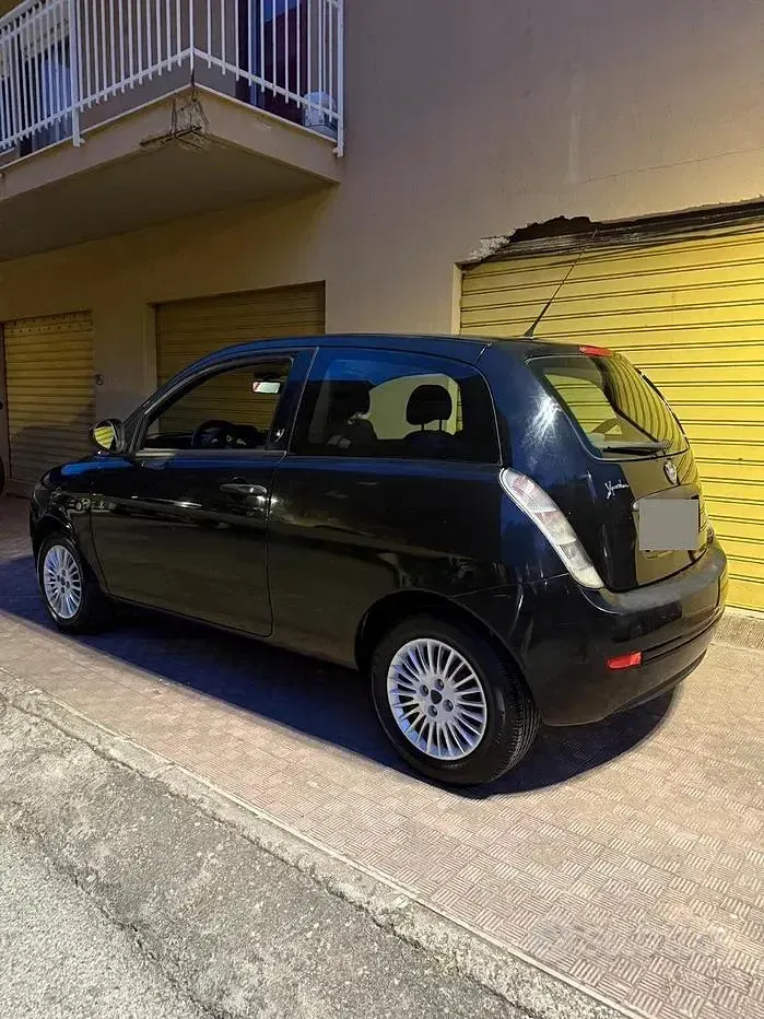 Usata Lancia Ypsilon 60 CV (44 kW) 2009 Nero Utilitaria