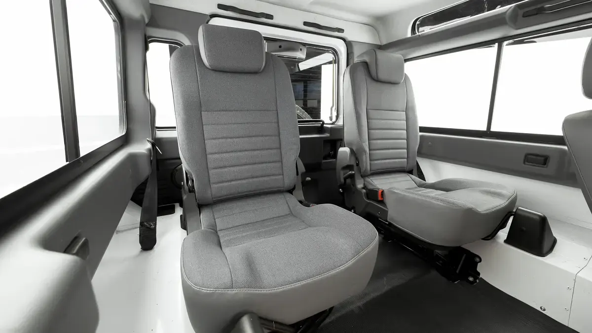 Usata Land Rover Defender Basis 122 CV (89 kW) 2015 Bianco pastello SUV