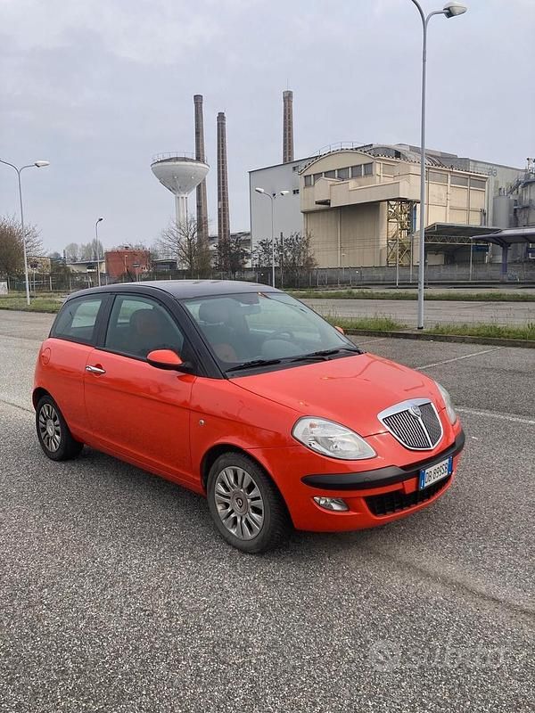 Usata Lancia Ypsilon 80 CV (58 kW) 2006 Arancione Utilitaria