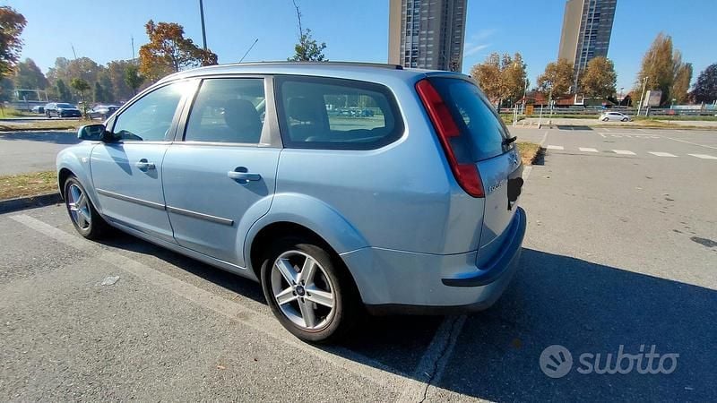 Usata Ford Focus Style 116 CV (85 kW) 2006 Blu/azzurro Station wagon