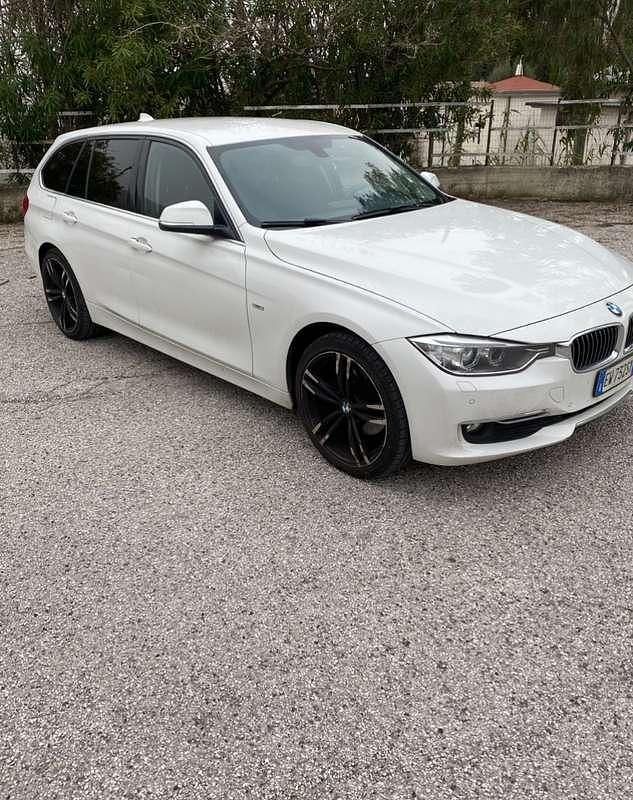 Usata BMW 320 Luxury Line 184 CV (135 kW) 2014 Bianco Station wagon
