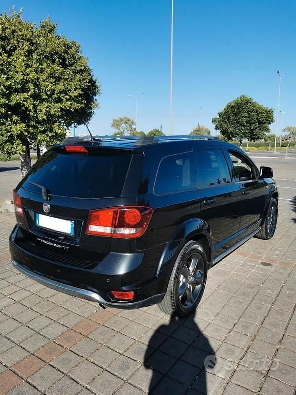 Usata Fiat Freemont Cross 170 CV (125 kW) 2016 Nero SUV