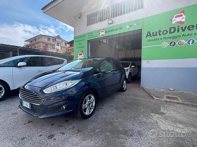 Usata Ford Fiesta Titanium 75 CV (55 kW) 2015 Blu Berlina