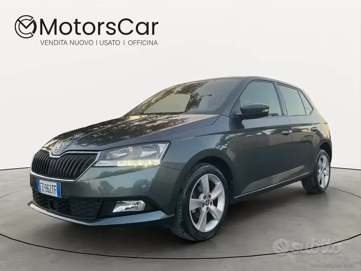 Usata Skoda Fabia Design Edition 95 CV (69 kW) 2019 Grigio Utilitaria