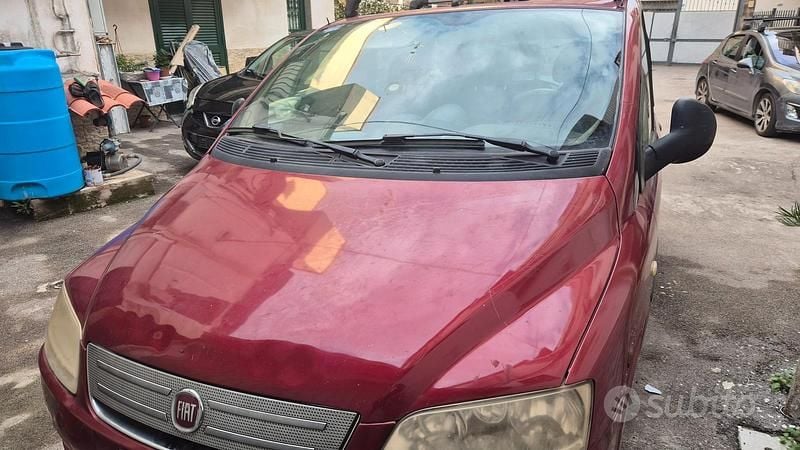 Rosso Usata 2009 Fiat Multipla Monovolume | 850 € (Ottimo prezzo) - Immagine 1/2