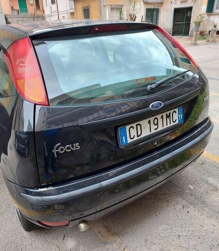 Usata Ford Focus 100 CV (73 kW) 2002 Nero Berlina