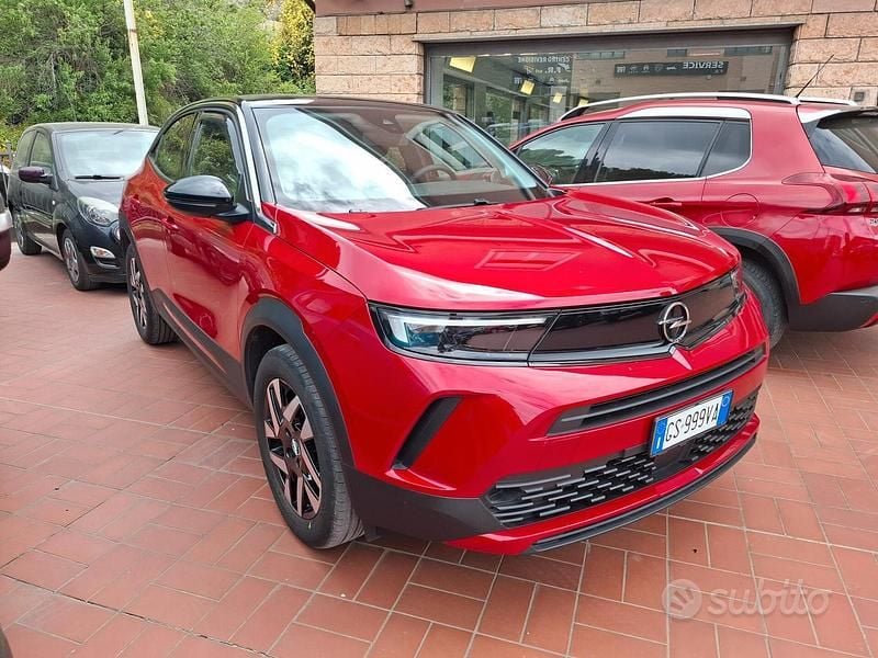 Usata Opel Mokka 101 CV (74 kW) 2024 Rosso SUV