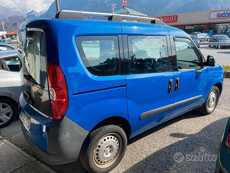 Usata Fiat Doblò Active 90 CV (66 kW) 2012 Blu Monovolume