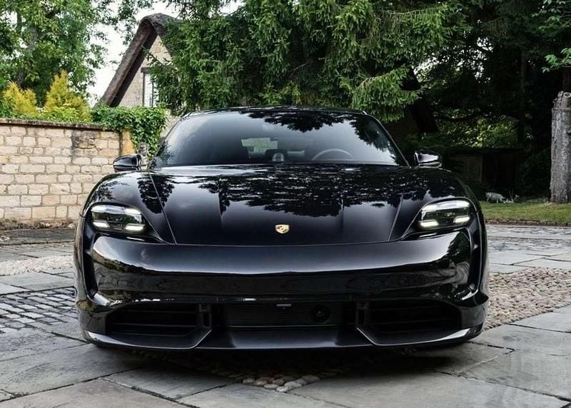 Begagnad Porsche Taycan 4S Performance Package 139 kW (190 HK) 2021 Svart Sedan