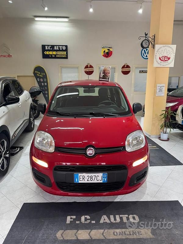 Rosso Usata 2013 Fiat Panda Lounge Tre volumi | 6500 € (Buon prezzo) - Immagine 1/4