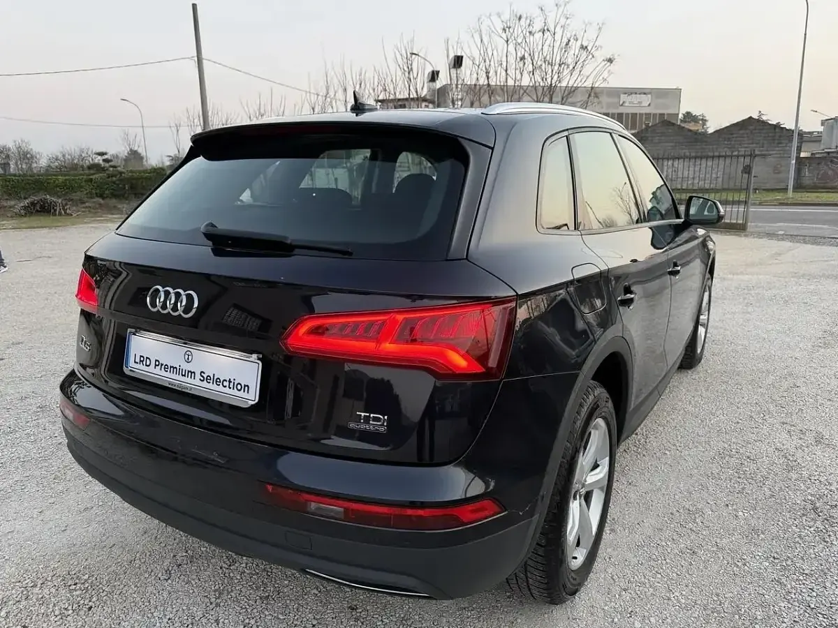 Usata Audi Q5 Ambiente 190 CV (139 kW) 2017 Blu SUV
